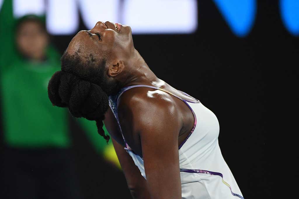 Jika Serena gembira, Venus terlihat kecewa setelah tidak bisa menundukkan adiknya. Baginya ini merupakan kekalahan ke-7 dari adiknya di sembilan pertemuan sebelumnya di final turnamen besar.