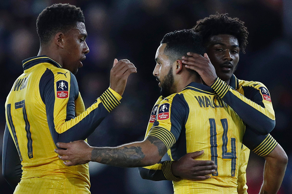 Walcott mencetak gol keduanya pada menit ke-69 untuk membuat kedudukan menjadi 40.