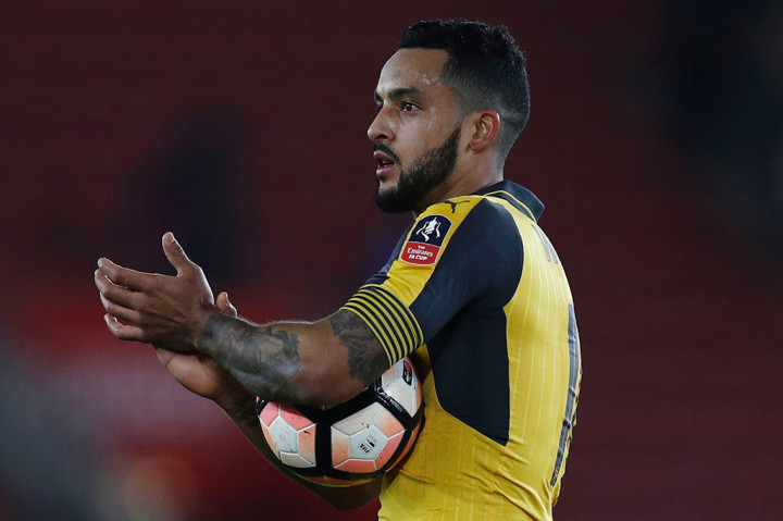 Hattrick Walcott pada menit ke-84 melengkapi pesta gol The Gunners menjadi 5-0.