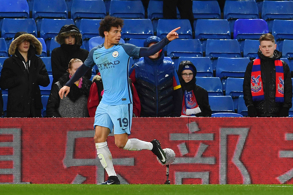 Leroy Sane menggandakan keunggulan timnya pada menit ke-71.