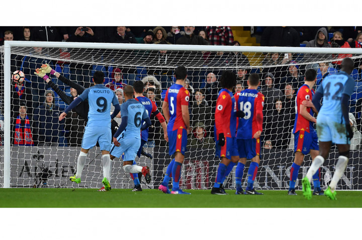 Tendangan bebas Yaya Toure pada menit-menit akhir pertandingan menggenapi kemenangan City menjadi 3-0.