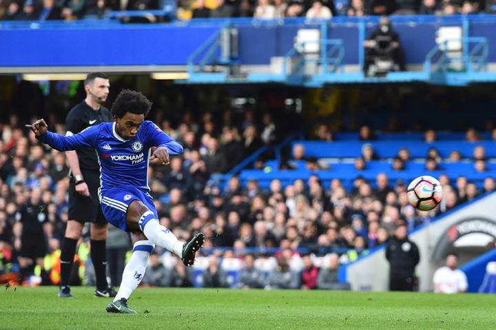 Tuan rumah memecah kebuntuan pada menit ke-14 lewat Willian.