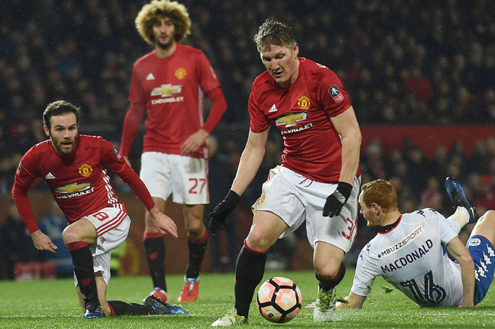 Bastian Schweinsteiger memastikan kemenangan menjadi 4-0 pada menit ke-81.