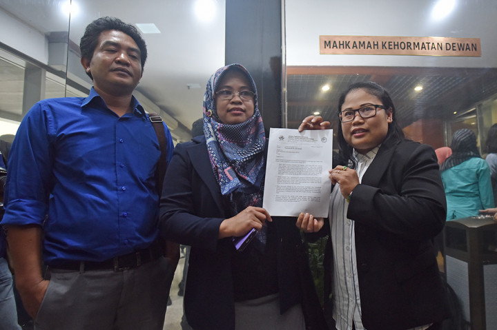 Pelaporan Fahri berkaitan dengan kicauannya di twitter yang dinilai merendahkan TKI di luar negeri karena menyebut 'babu' di negara asing.