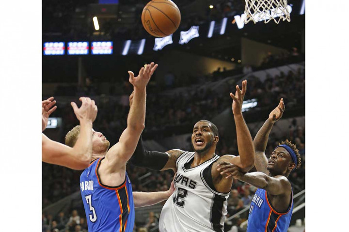 Sementara itu LaMarcus Aldridge mengemas 25 poin dan 6 rebound.