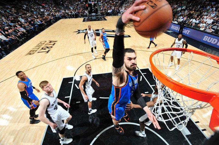 Dan Steven Adams menambah 16 poin, 12 rebound, dan 2 assist untuk Thunder.