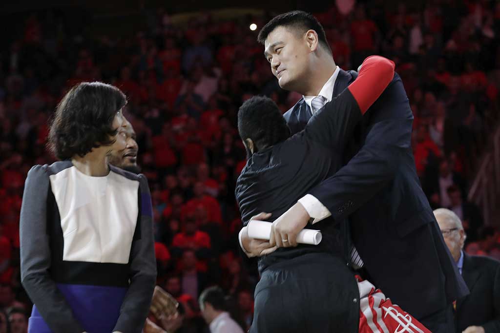 Dia akan dilantik dalam Basketball Hall of Fame Naismith pada September mendatang.