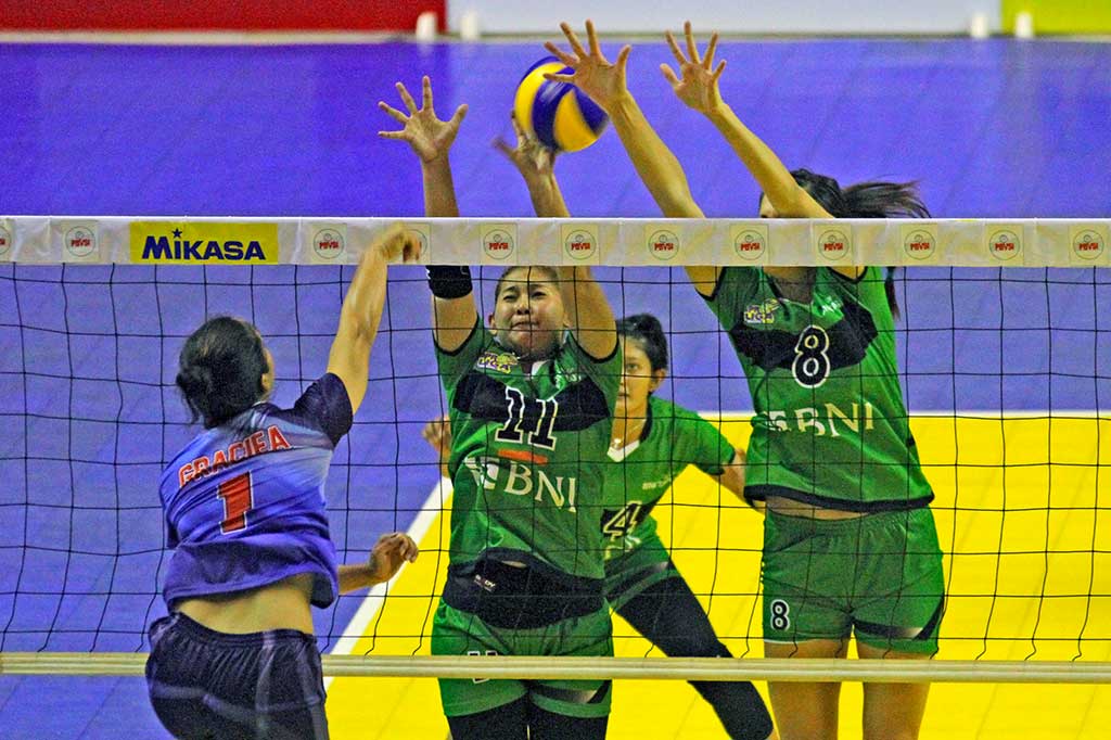 Sementara itu tim voli putri Jakarta BNI Taplus mengalahkan tim putri Batam Sindo BVN dengan skor akhir 3-0 (25-23, 25-14 dan 25-22). 