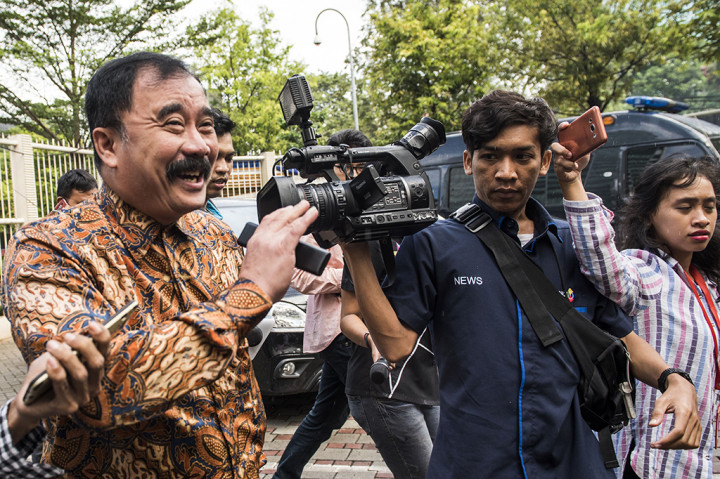 Reydonnyzar Moenek akan diperiksa terkait kasus proyek pembangunan pasar atas baru Cimahi tahap II.