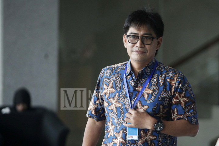 Andi Zulkarnaen Mallarangeng atau Choel Mallarangeng memasuki Gedung Merah Putih, KPK, Jakarta.