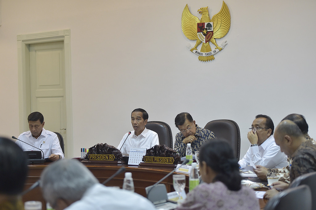 Presiden menekankan agar pembangunan proyek LRT dapat selesai tepat waktu pada 2018 sehingga dapat digunakan saat perhelatan olahraga Asian Games.