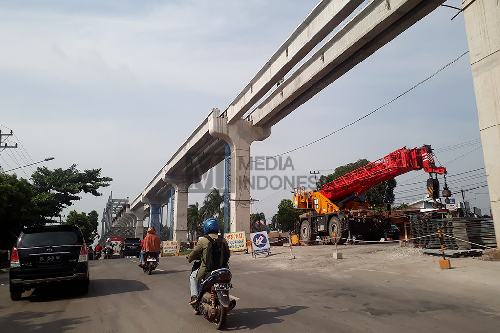 Pembangunan konstruksi LRT sampai Januari 2017 sudah mencapai 31,93 persen. Ada keterlambatan sebesar 1,79 persen dibanding jadwal yang ditetapkan di awal. 