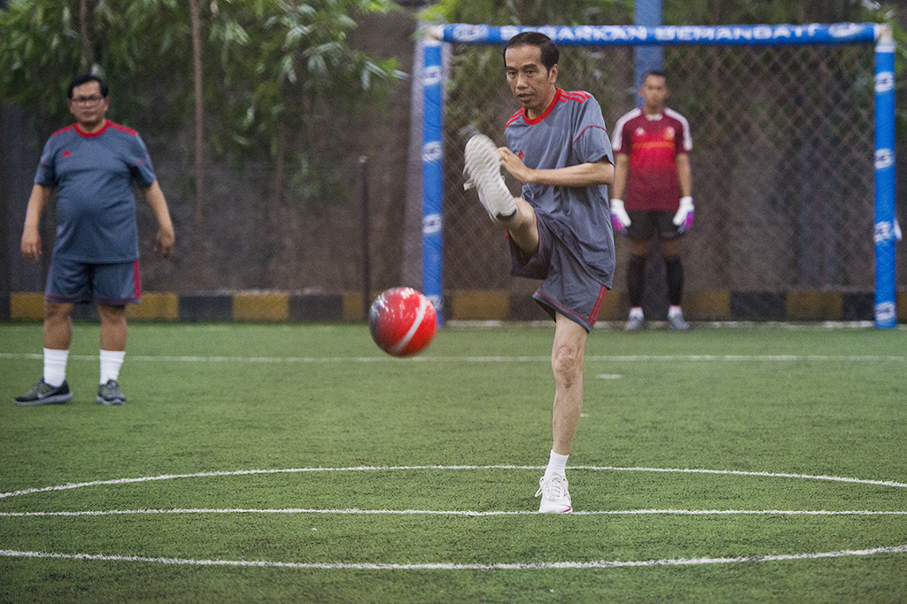 Meski Presiden hanya bermain sekitar lima menit, tim Presiden memenangkan babak pertama dengan skor 3-1 dengan gol dari Imam Nachrowi, Hanif Dhakiri dan Tito Karnavian, sementara gol tim wartawan dicetak Eko dari Metro TV.