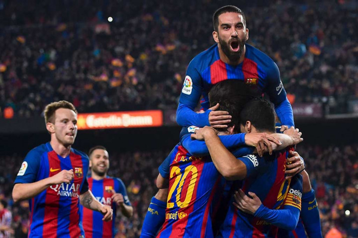 Para pemain Barca meluapkan kegembiraan mereka.