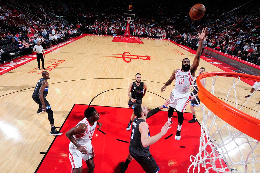 James Harden mengukir 25 angka dan 13 assist untuk memimpin Rockets (38-17).