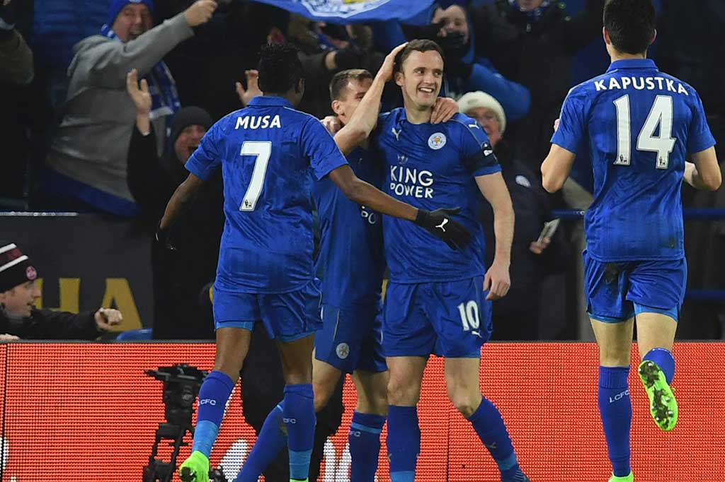 Leicester City membuka keunggulan pada menit pertama babak kedua lewat tandukan Andy King.