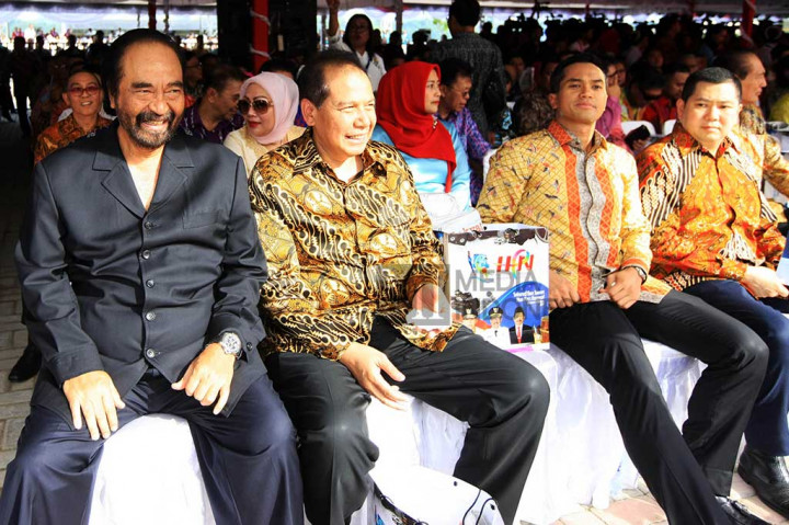 Chairman Media Group Surya Paloh duduk bersama CEO CT Corp Chairul Tanjung, Direktur Viva Group Ardiansyah Bakrie dan CEO MNC Group Hary Tanoesoedibjo.