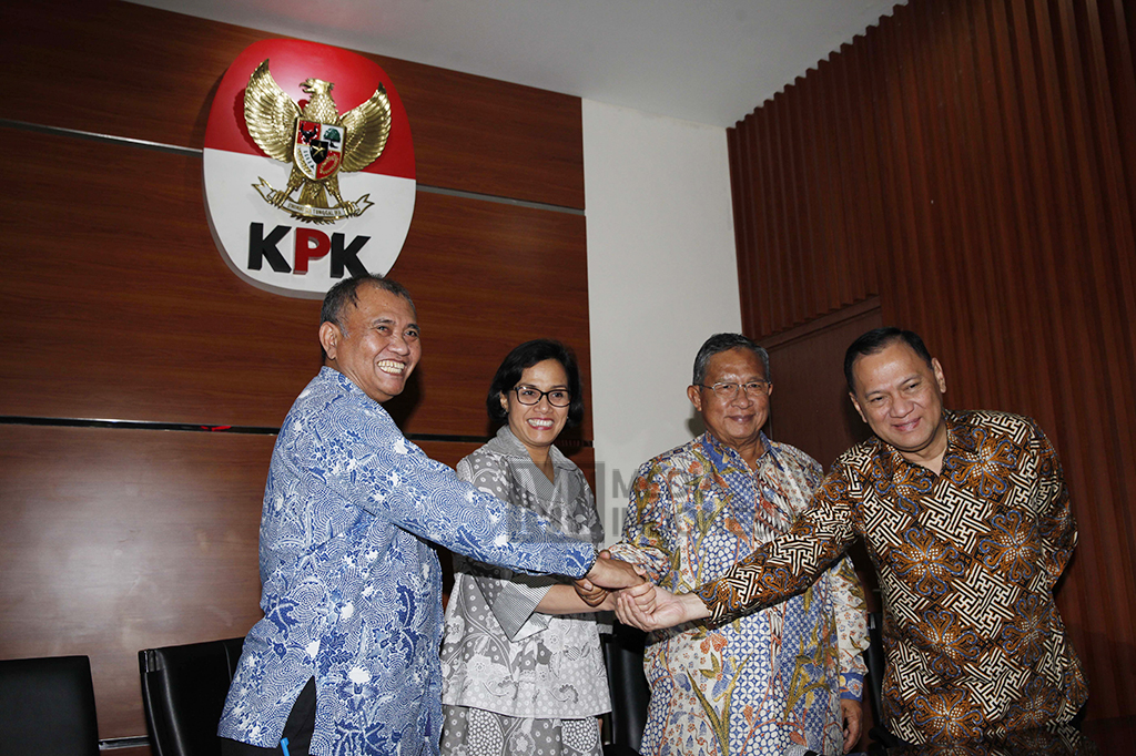 Sri Mulyani mengatakan sejumlah 107 orang yang lulus seleksi tahap pertama nantinya akan mengikuti tahap kedua yaitu penilaian masukan dari masyarakat, rekam jejak dan makalah.