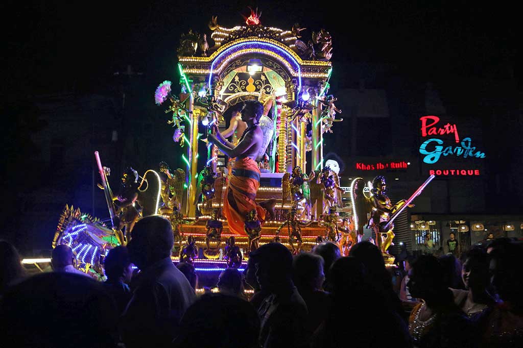 Umat Hindu Keturunan Tamil Rayakan Thaipusam