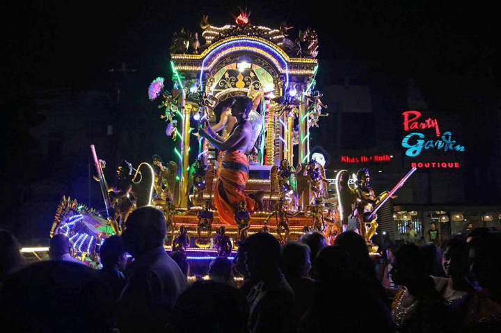 Umat Hindu Keturunan Tamil Rayakan Thaipusam