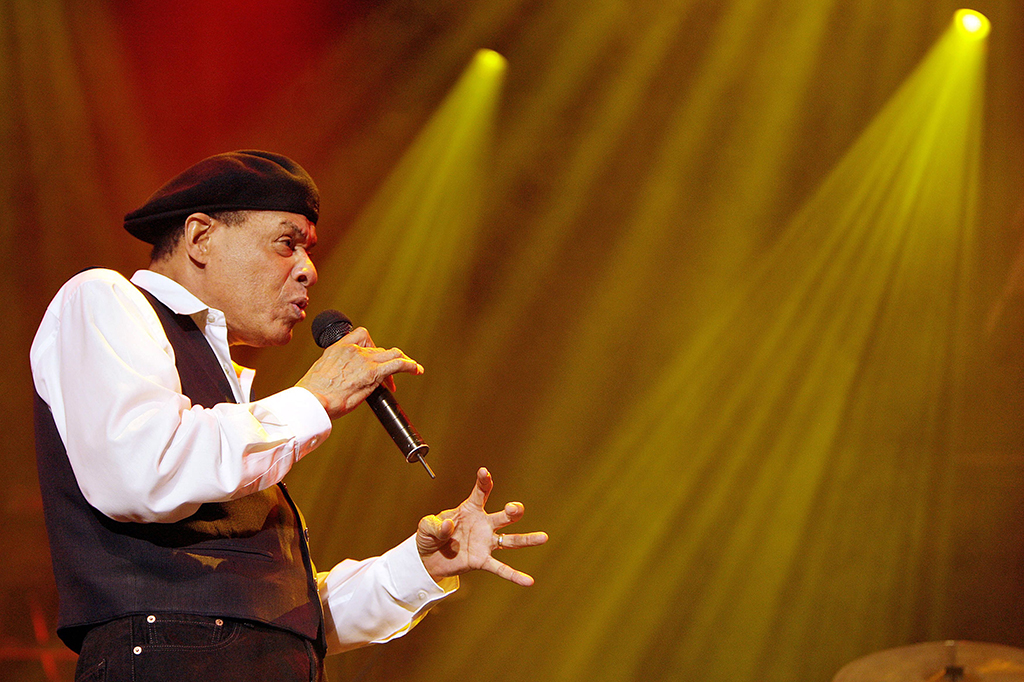 Penyanyi jazz senior asal Amerika Serikat, Al Jarreau yang lahir di Milwaukee pada 12 Maret 1940 ini meninggal dunia di usia 76 tahun.