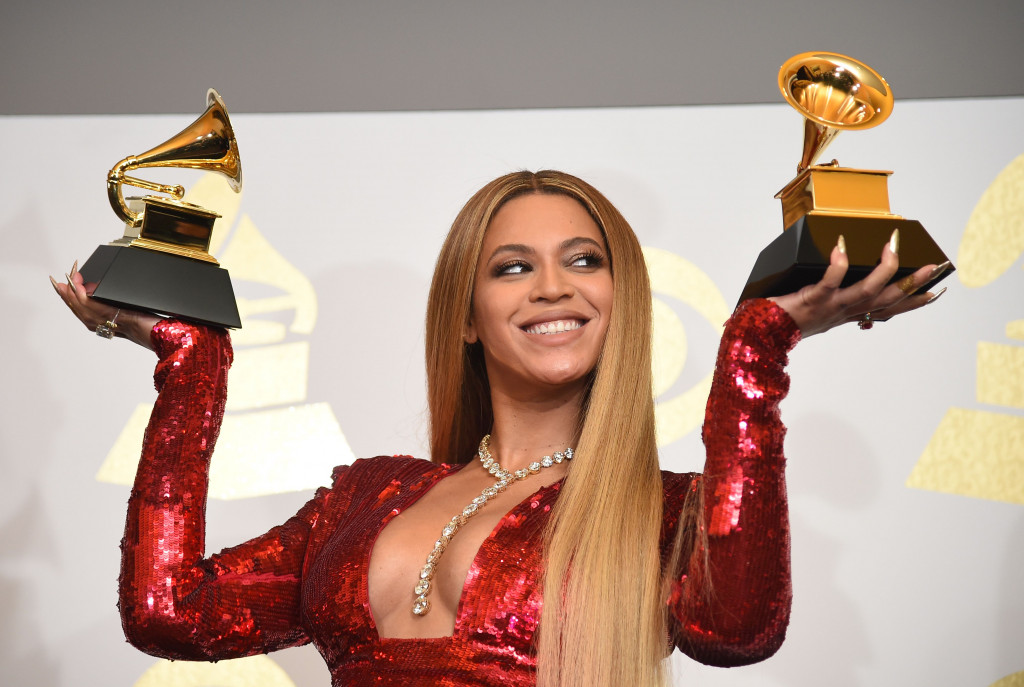 Beyonce tahun ini meraih dua Grammy Award dalam kategori masing  Best music video untuk lagu 