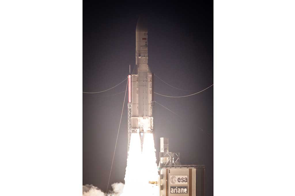Dengan masa aktif satelit sekitar 15 tahun sejak diluncurkan, satelit Telkom 3S memiliki kapasitas 49 transponder, terdiri atas 24 transponder C-Band (24 TPE), 8 transponder extended C-Band (12 TPE), dan 10 transponder Ku-band (13 TPE).