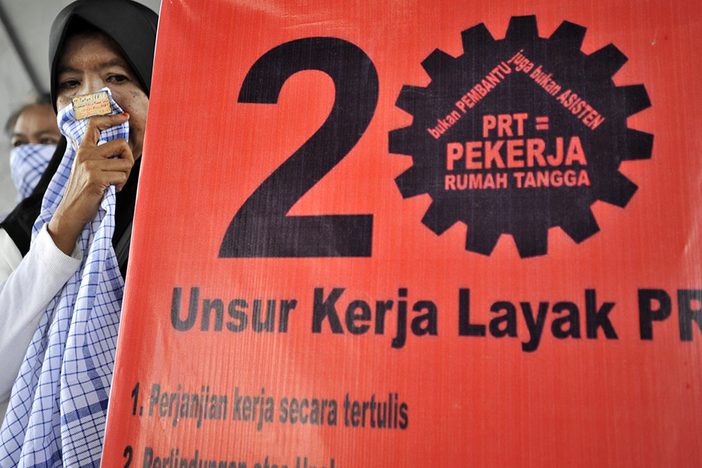 Dalam aksinya, mereka meminta agar pemerintah segera mengesahkan Rancangan Undang-Undang (RUU) terkait dengan PPRT.