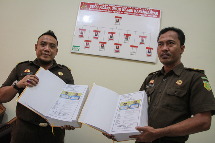 Kepala Seksi Pidana Umum Kejaksaan Negeri Karanganyar, Heru Prasetyo menyebut bahwa pihaknya telah menunjuk enam jaksa untuk menganalisis berkas itu.