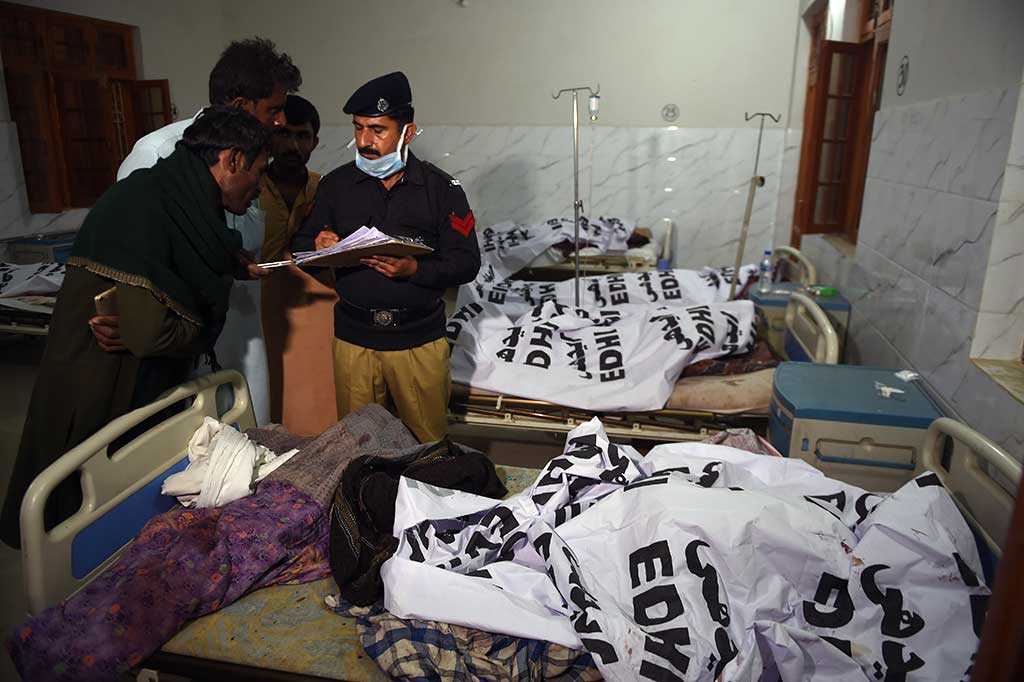 Sedikitnya 70 orang tewas dan ratusan lainnya luka-luka akibat pemboman di tempat ibadah yang didirikan sekitar abad ke-13 tersebut.