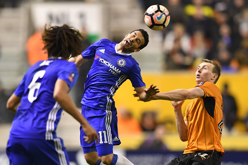 Chelsea baru bisa memecah kebuntuan pada menit ke-65 lewat tandukan Pedro Rodriguez.