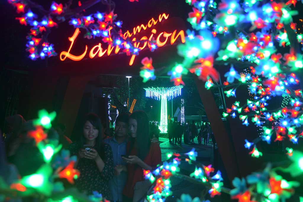 Pesona Wisata Taman Lampion Kudus