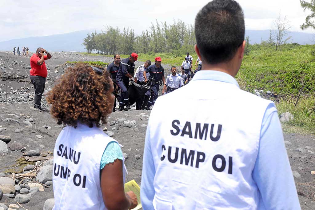 Pria tersebut tewas setelah kehabisan darah akibat gigitan hiu mengenai arteri utama di kakinya.