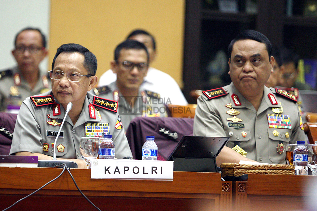 Menurut Tito, apa yang dilakukan pihaknya telah sesuai prosedur dan berdasarkan laporan masyarakat. Sehingga tidak mencari-cari kasus yang tidak ada untuk menangkap Habib Rizieq.