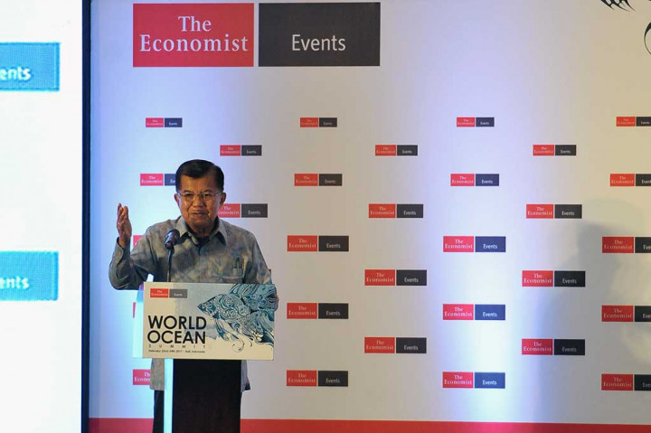 Wapres Jusuf Kalla menyampaikan pidatonya pada pembukaan Konferensi Kelautan Dunia 2017 di Nusa Dua, Bali, Kamis (23/2/2017). 