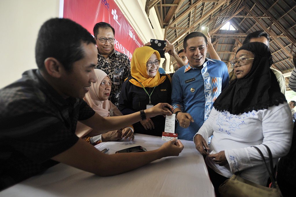 Program pemerintah  melalui bantuan rastra ini diharapkan mampu menjadikan masyarakat lebih sejahtera ke depan.