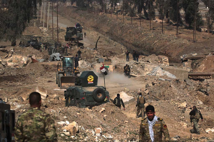 Setelah melewati pertempuran sengit, pasukan Irak dengan dukungan pesawat jet tempur, drone, serta kendaraan berat berhasil menguasai bandara Mosul.