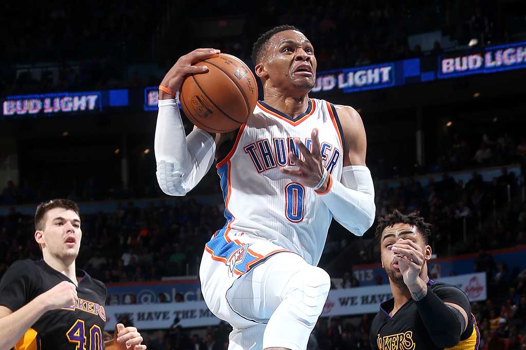 Andalan Oklahoma City Thunder Russel Westbrook kembali mencetak triple-double pada laga tersebut.