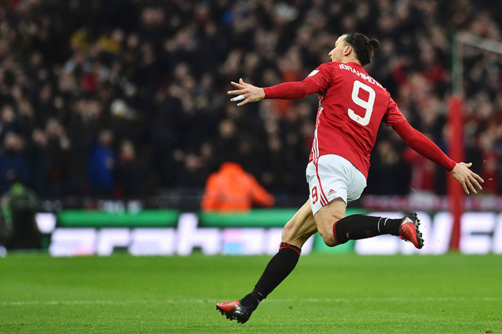 Manchester United unggul terlebih dahulu lewat tendangan bebas Zlatan Ibrahimovic pada menit ke-19.