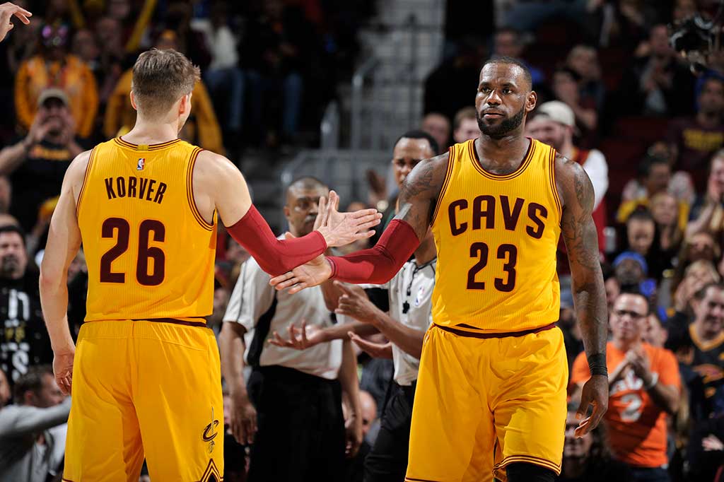 MVP final NBA tersebut mengemas 24 poin, 10 rebound, dan enam assist pada laga tersebut.