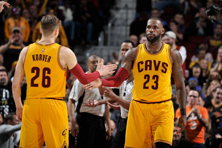 MVP final NBA tersebut mengemas 24 poin, 10 rebound, dan enam assist pada laga tersebut.