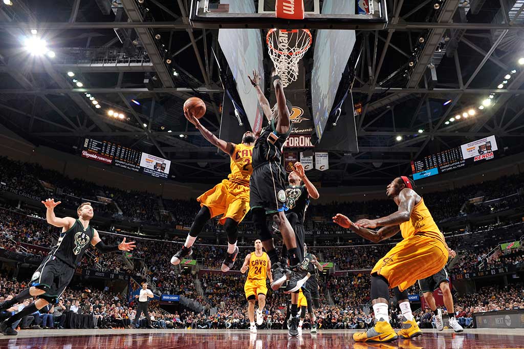 Sementara itu Kyrie Irving menyumbang 25 poin dan sembilan assist, game kesembilan berturut-turut dengan setidaknya 20 poin.