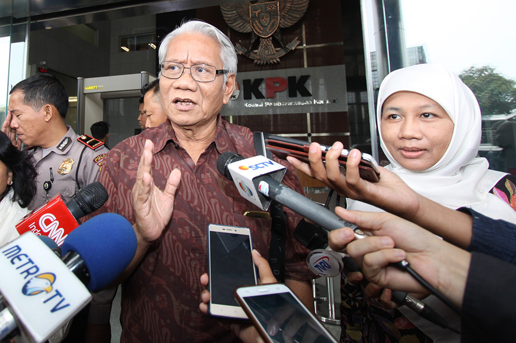 Kedatangan pansel untuk meminta bantuan KPK menelusuri rekam jejak peserta calon hakim MK pengganti Patrialis Akbar pasca berstatus tersangka penerima suap terkait uji materi UU Peternakan.