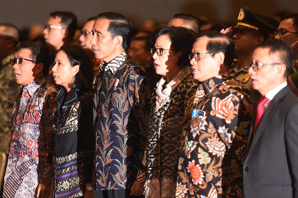 Menteri Keuangan Sri Mulyani dan Presiden Joko Widodo secara langsung hadir dalam sosialisasi terakhir atau farewell tax amnesty yang digelar oleh Ditjen Pajak Kementerian Keuangan dan Asosiasi Pengusaha Indonesia (Apindo) di JiExpo, Kemayoran, Jakarta Pusat.