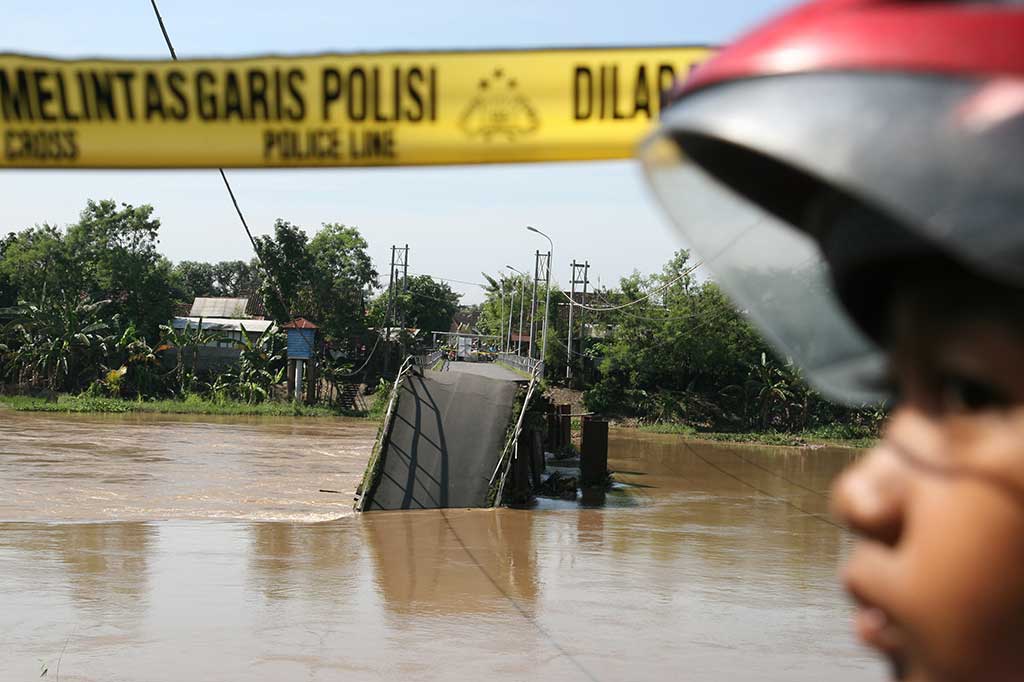 Jembatan Mrican Kediri Ambruk