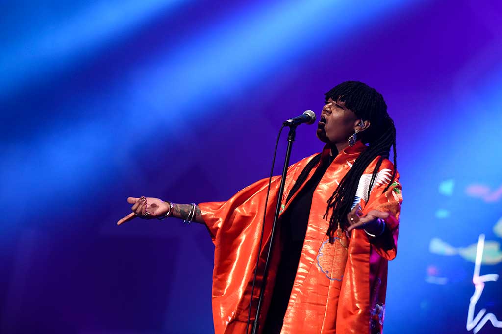 Vokalis grup musik King Amber Strother melakukan perform.