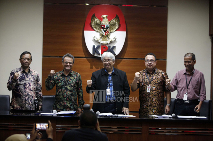 Setelah lolos dalam tahap pertama, 34 nama yang lolos akan kembali menjalani beberapa tes yaitu tes kesehatan dan tes psikologi.