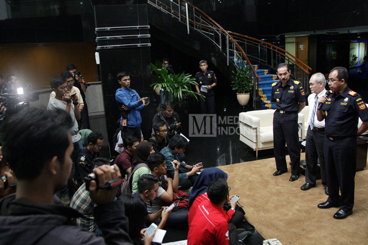 Penggeledahan terkait kasus dugaan suap impor daging yang menyeret Mantan Hakim Mahkamah Konstitusi (MK), Patrialis Akbar.