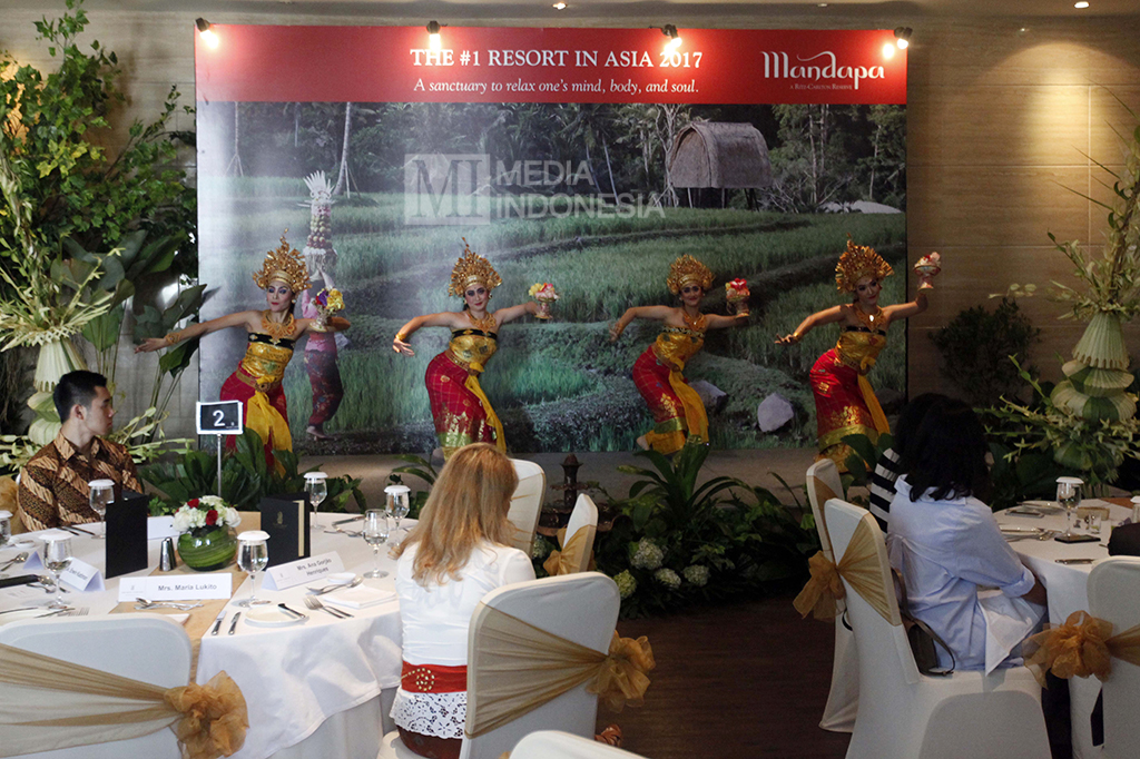 Mandapa yang merupakan resort unggulan di Ubud, Bali, menyelenggarakan makan siang bersama investor, kolega, rekan kerja, pelanggan dan wartawan sebagai bentuk penghargaan atas dukungan seluruh pihak sehingga Mandapa mendapatkan penghargaan sebagai resor nomor satu di Asia 2017.