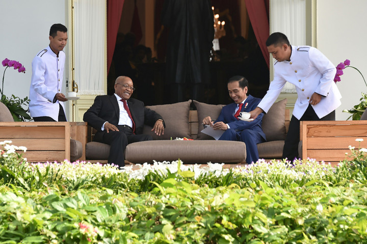 Tiga MoU tersebut diantaranya pembebasan visa bagi pemegang paspor diplomatik dan dinas, pelatihan dan pendidikan diplomatik dan rencana aksi kemitraan strategis Indonesia-Afrika 2017-2021.